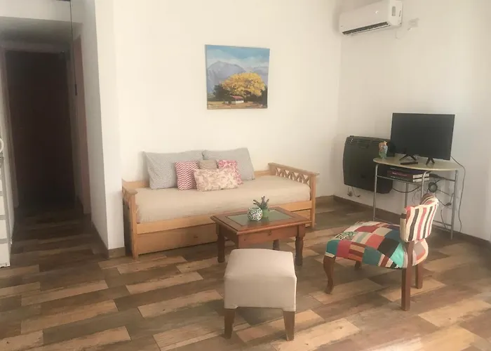 Paz En La Ciudad, En El Centro, Con Wifi Y Cochera Privada