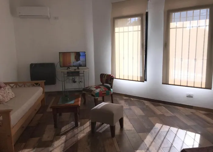 Paz En La Ciudad, En El Centro, Con Wifi Y Cochera Privada